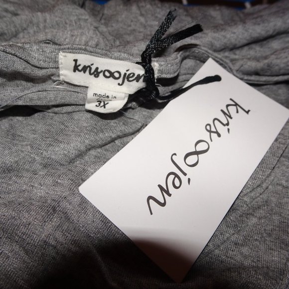 NWT Short Sleeve Flowy Loose Light Grey Blouse - Picture 3 of 4